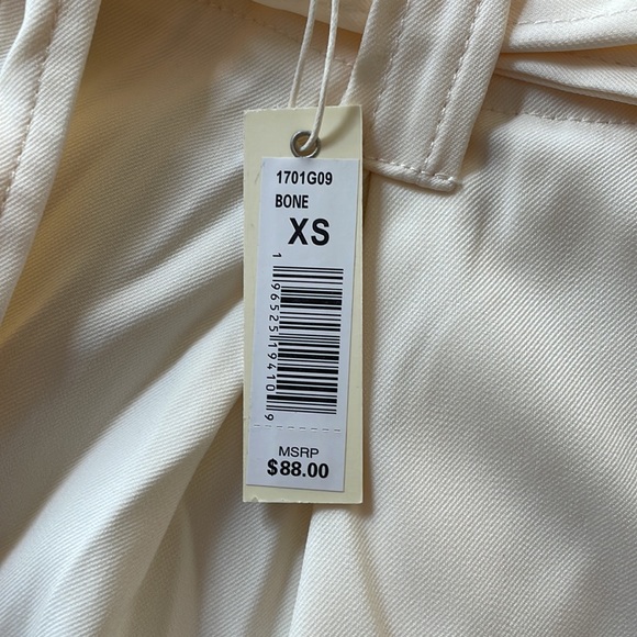 Max Studio Shorts - Picture 12 of 12